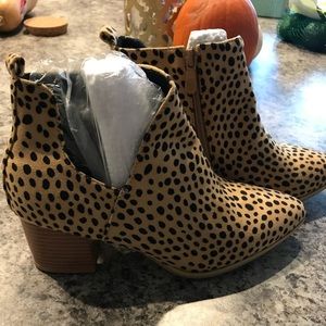 NWOB Boutique Leopard Booties sz 38